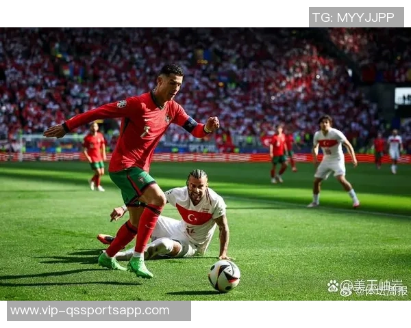 C罗再度破门激励球队向胜利迈进葡萄牙加油冲击目标